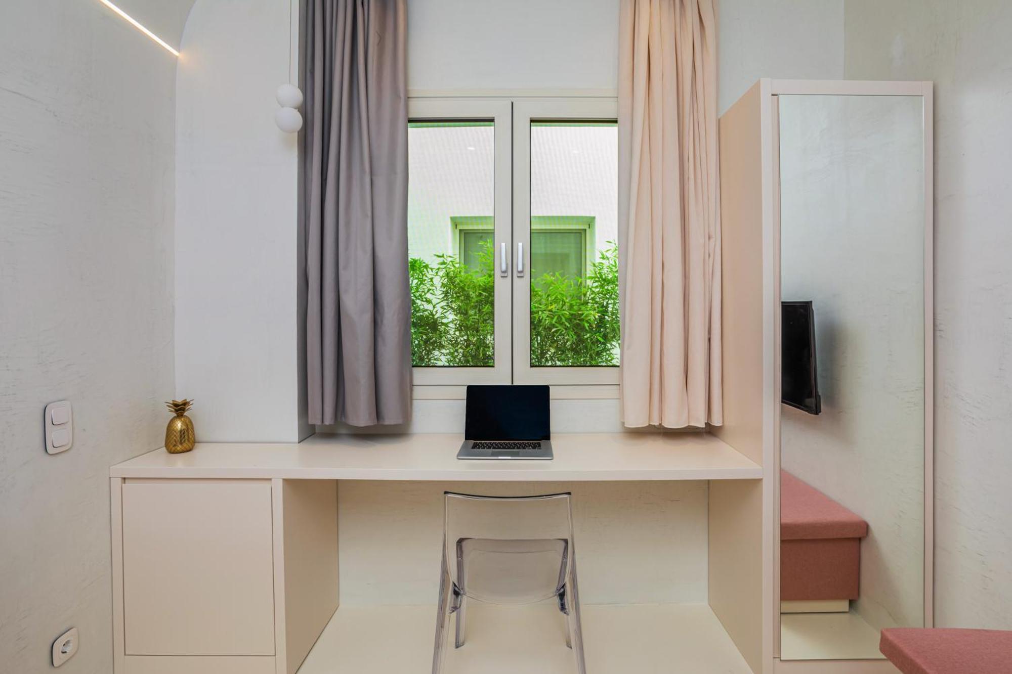 Cocoοns Luxury Suites&villas Hotel