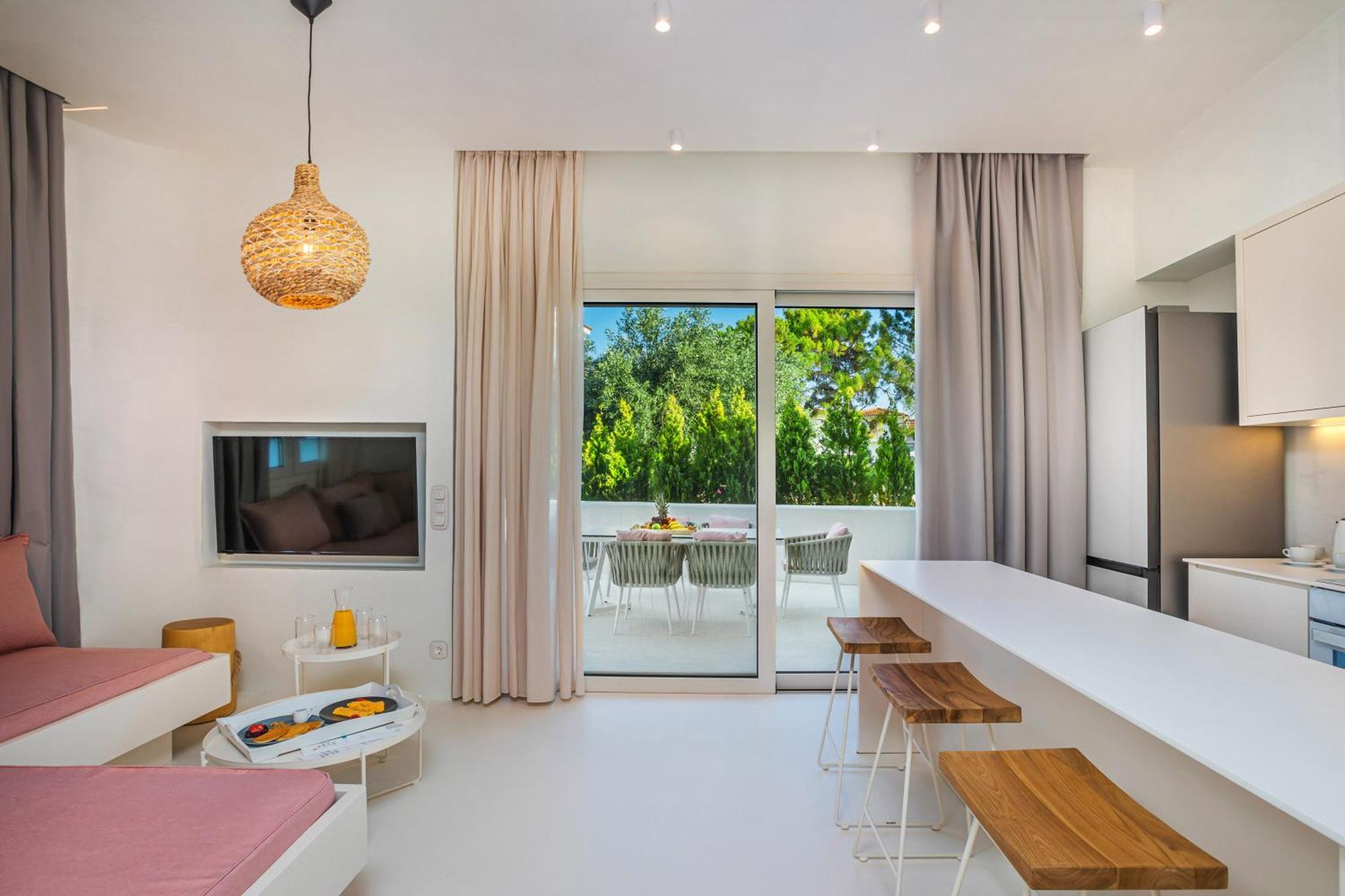 Hotel Cocoοns Luxury Suites&villas Fourka