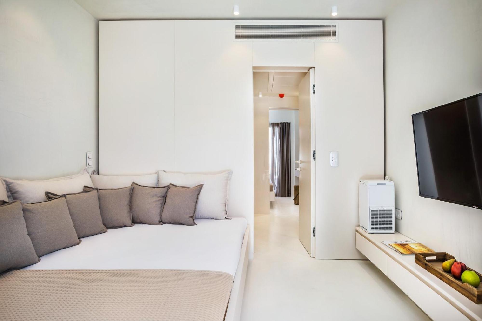 Cocoοns Luxury Suites&villas